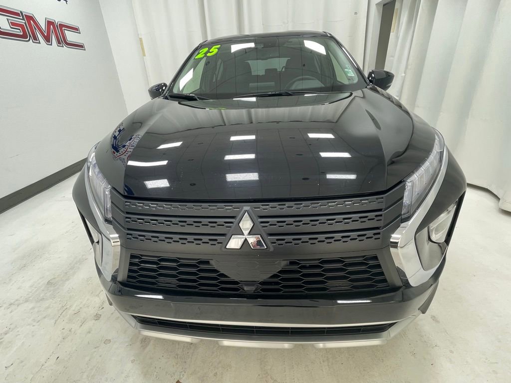 Used 2025 Mitsubishi Eclipse Cross SE image 2