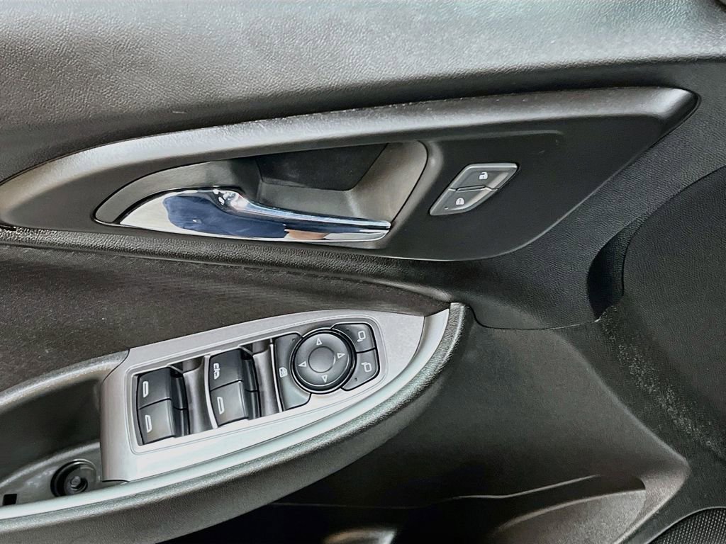 Used 2023 Chevrolet Malibu LT FWD image 18