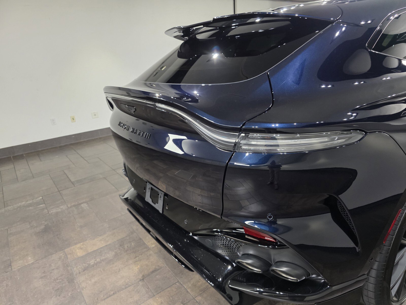 New 2025 Aston Martin DBX 707 image 8