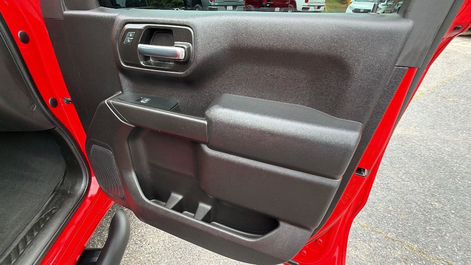 Certified 2022 Chevrolet Silverado 1500 Custom Trail Boss w/ LPO, Dark Essentials Package AWD/4WD image 15