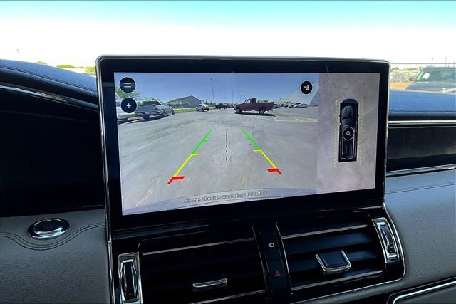 Used 2024 Lincoln Navigator Premiere AWD/4WD image 14