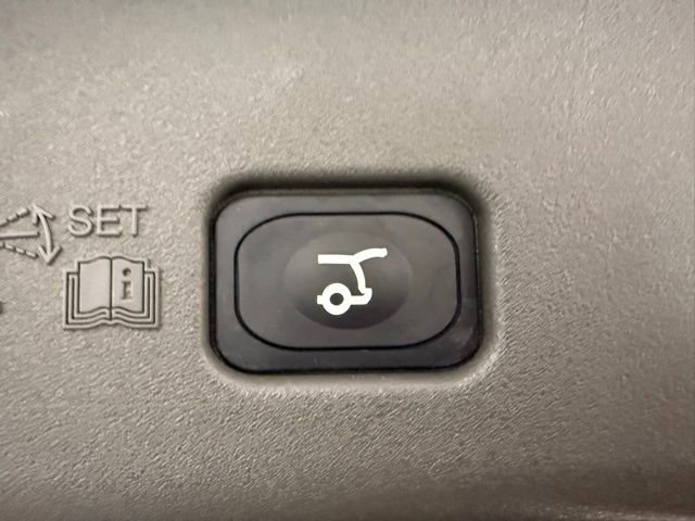 Used 2025 Lincoln Nautilus Premier w/ Equipment Group 102A image 10