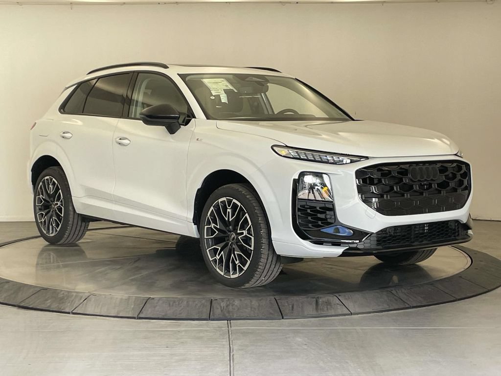 New 2026 Audi Q3 quattro 2.0T AWD/4WD image 9