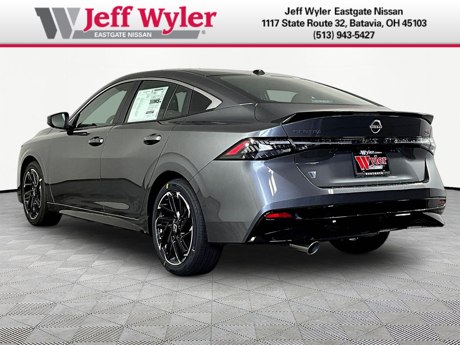 New 2026 Nissan Sentra SR w/ Floor Mat Package FWD image 4