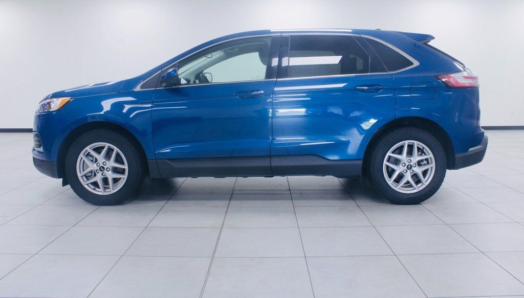 Used 2024 Ford Edge SEL image 2