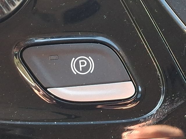 Used 2023 Chrysler Pacifica Touring-L AWD/4WD image 24