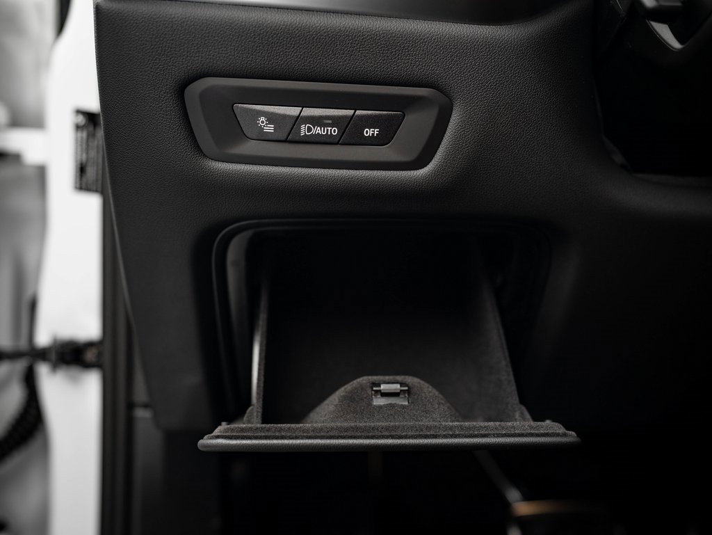 New 2026 BMW X6 xDrive40i w/ Climate Comfort Package image 47