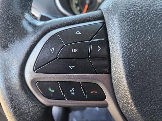 Used 2020 Jeep Cherokee Latitude Plus w/ Comfort/Convenience Group image 14