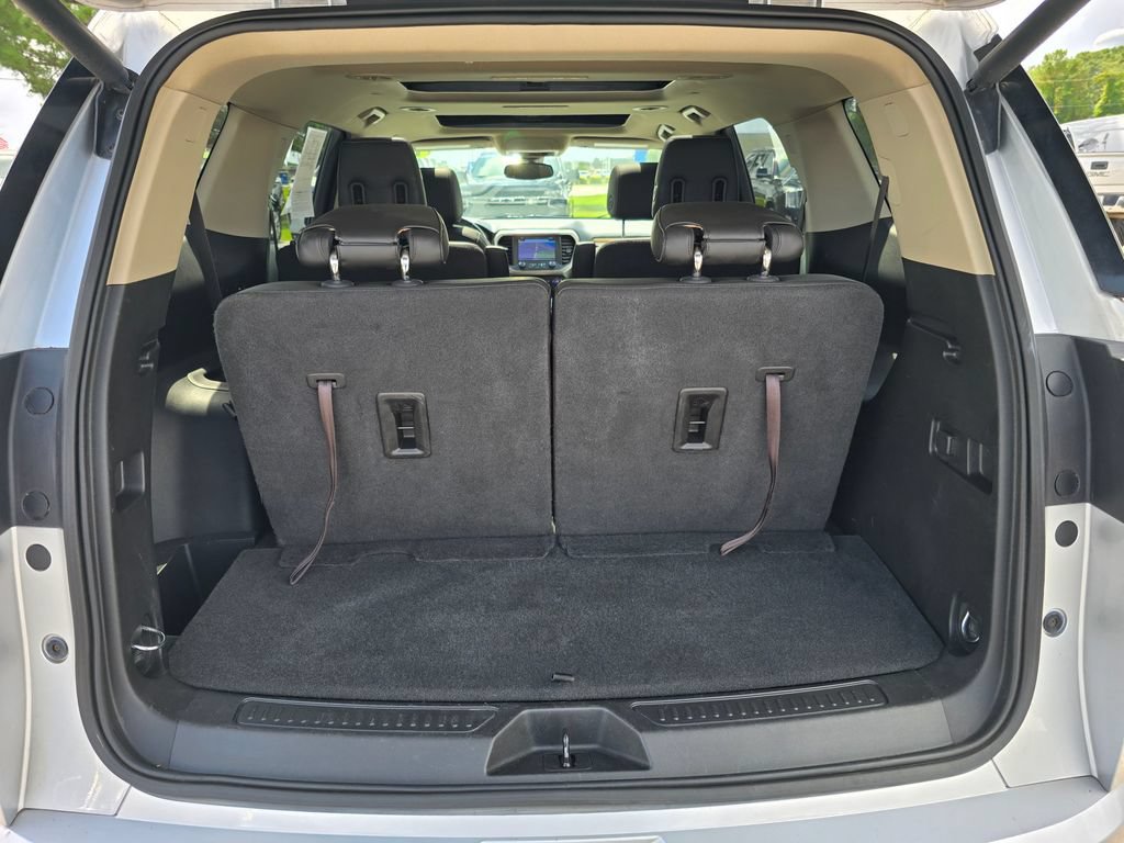 Used 2017 GMC Acadia Denali w/ Technology Package FWD image 23