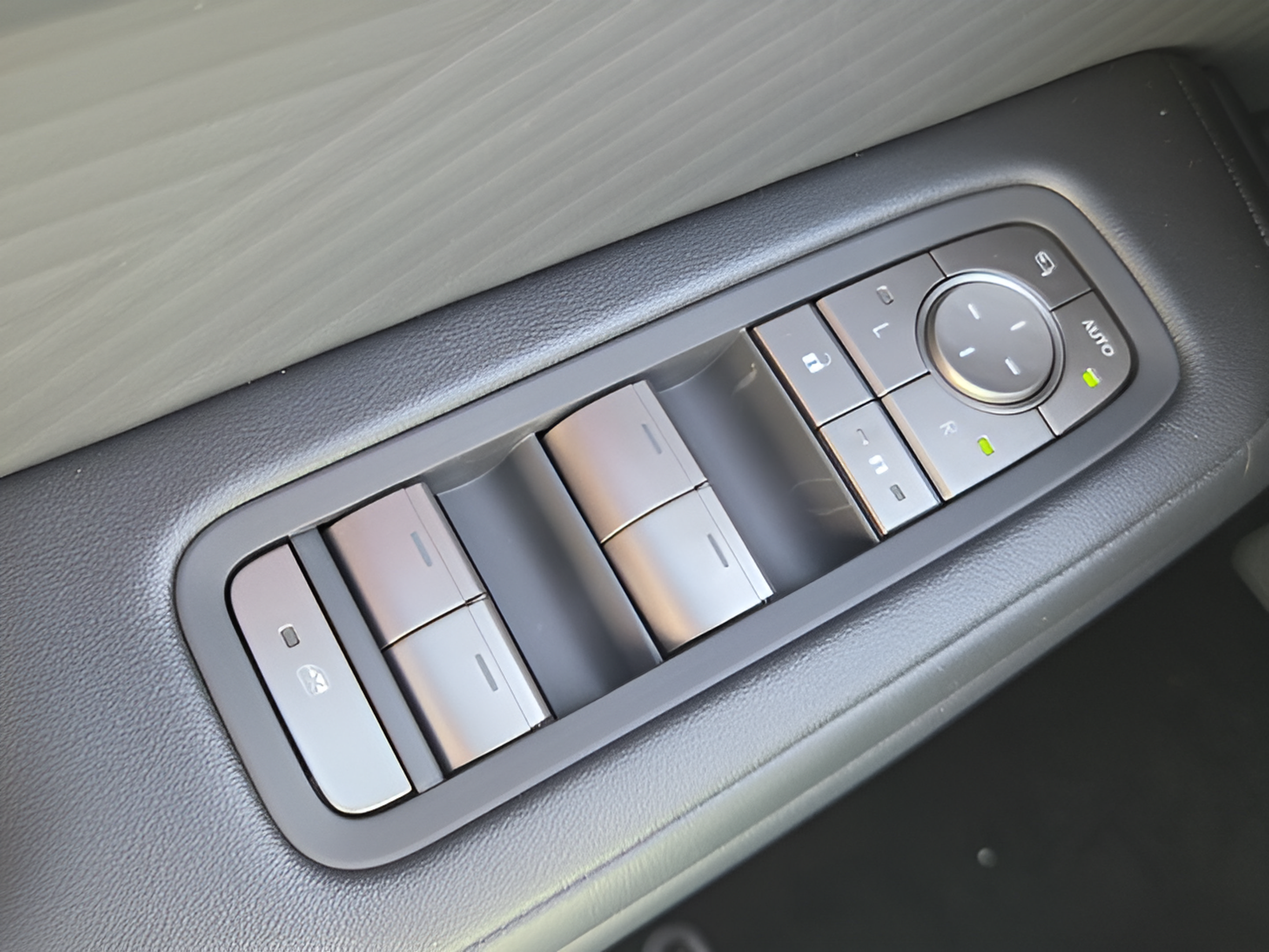 New 2026 Lexus ES 350h FWD image 31