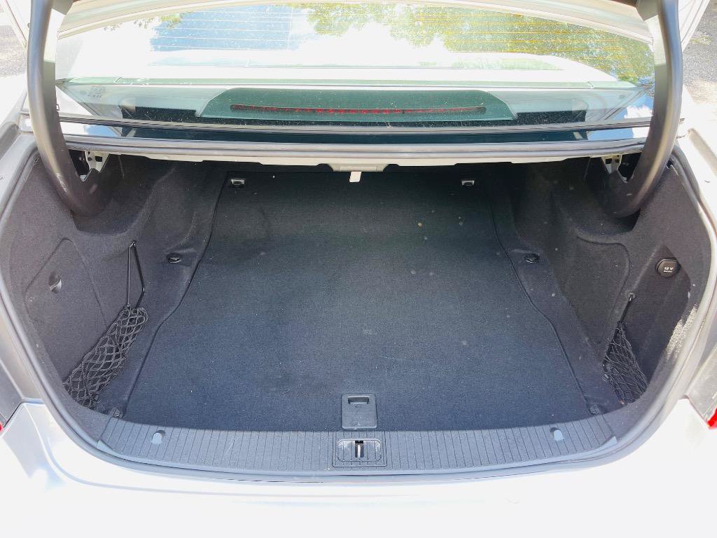 Used 2010 Mercedes-Benz E 350 Sedan image 43
