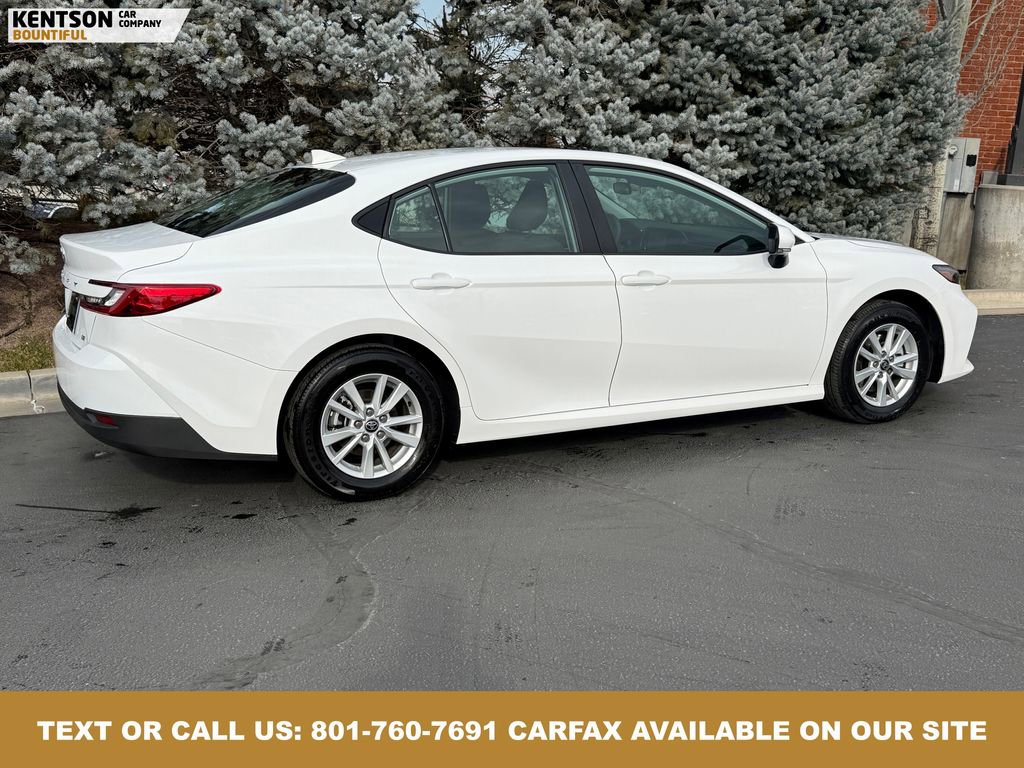 Used 2026 Toyota Camry LE image 9