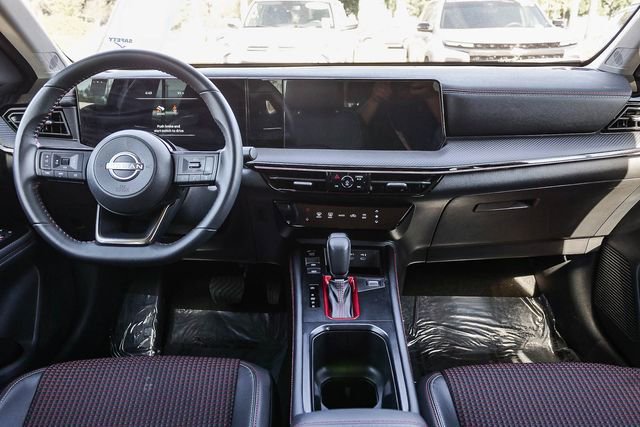 Used 2025 Nissan Kicks SR image 15