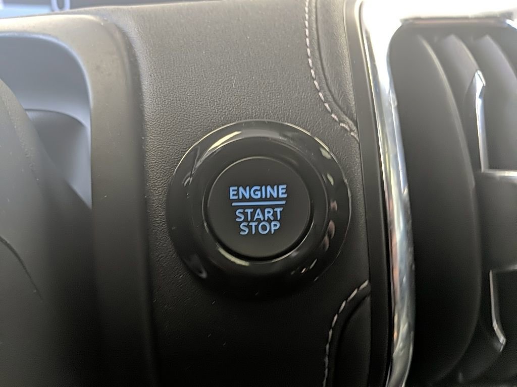 Used 2025 Ford Expedition Max Platinum image 31