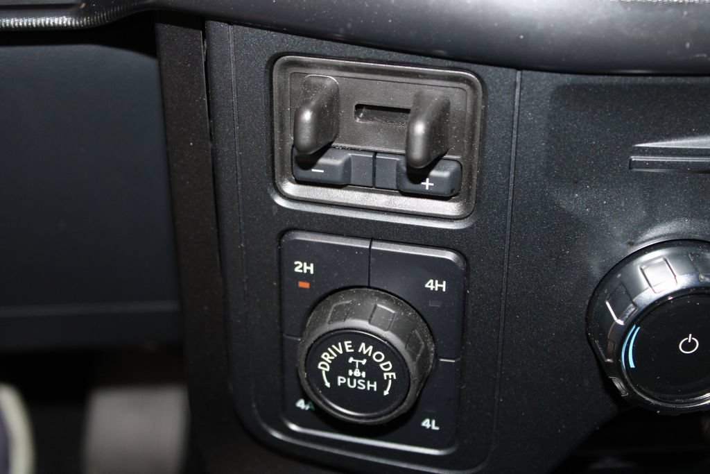 Used 2025 Ford F150 Raptor AWD/4WD image 31