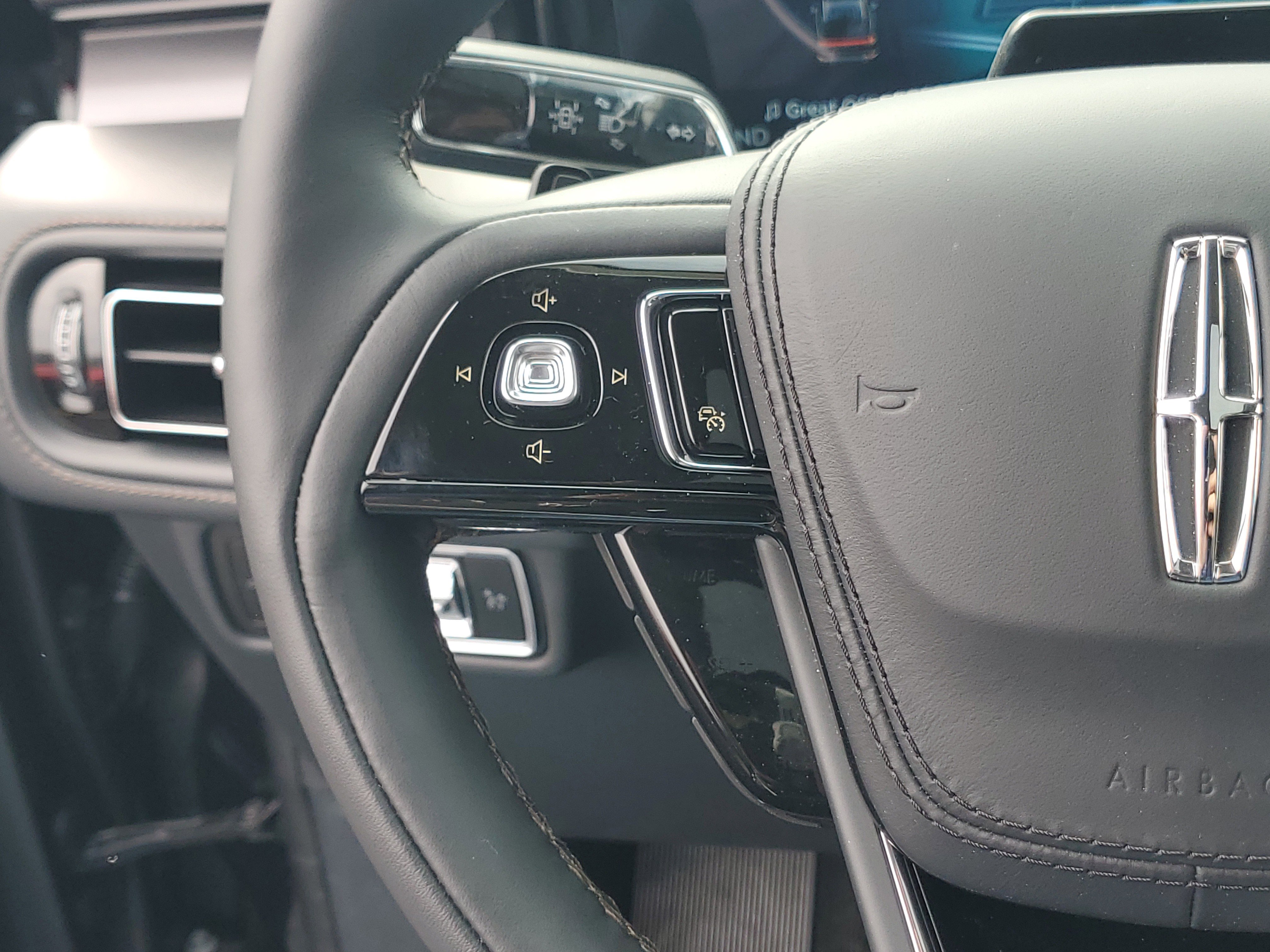 New 2026 Lincoln Aviator AWD image 16