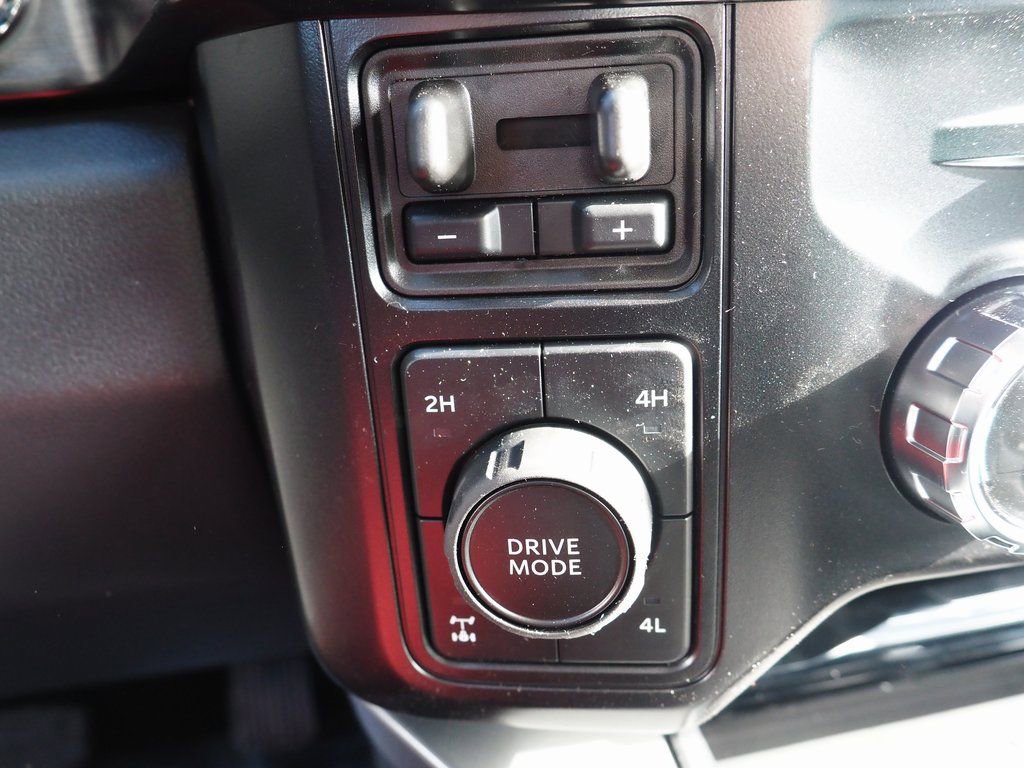 New 2026 Ford F350 Lariat w/ Black Appearance Package image 31