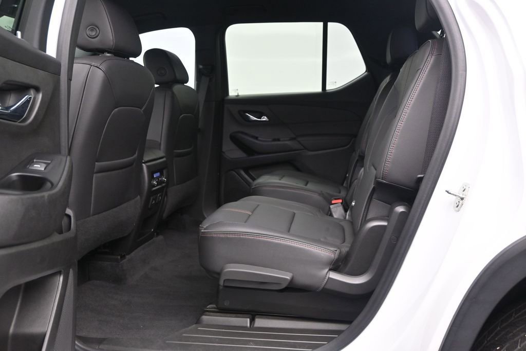 Used 2023 Chevrolet Traverse RS FWD image 15