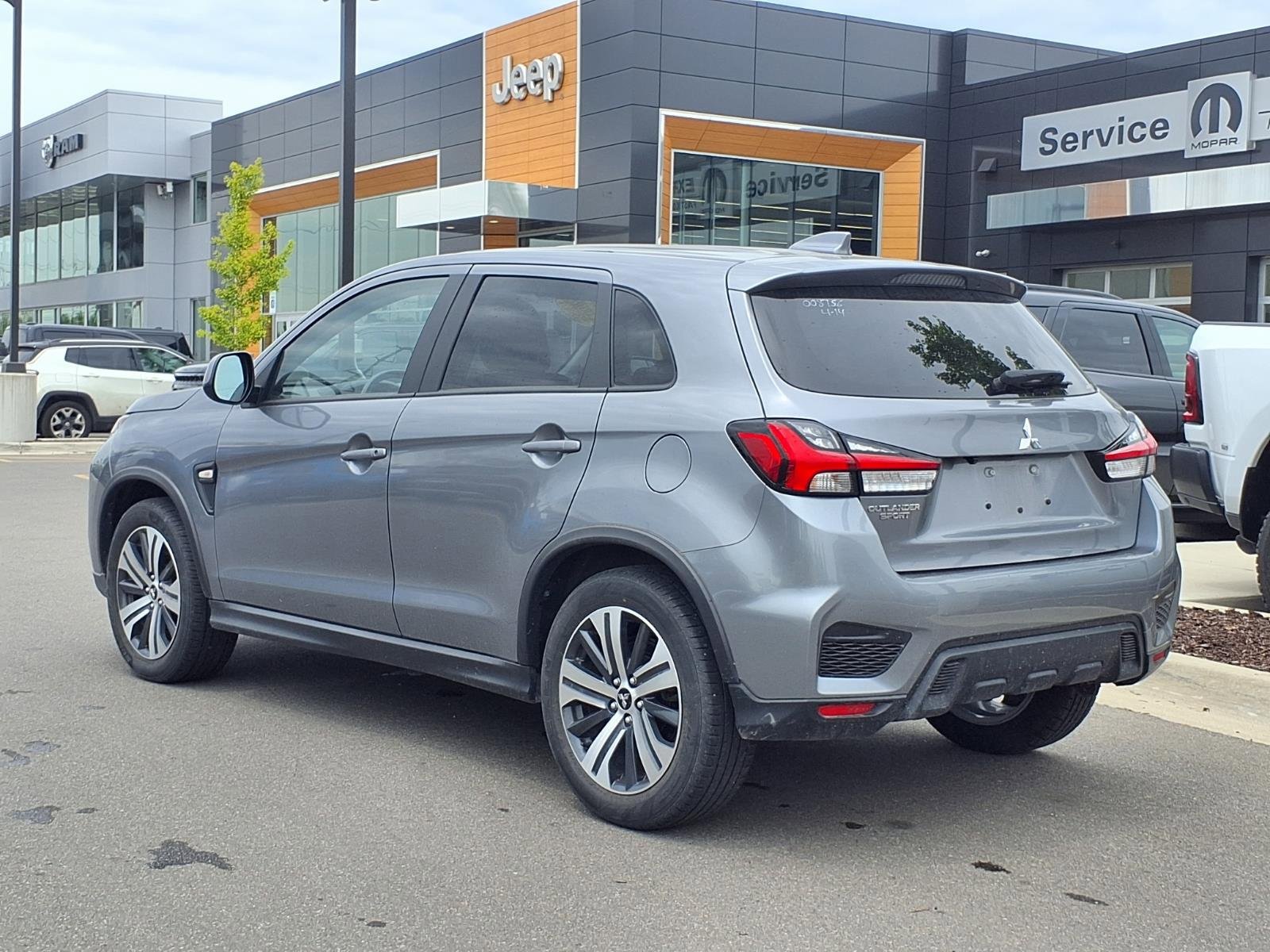 Used 2024 Mitsubishi Outlander Sport ES AWD/4WD image 2
