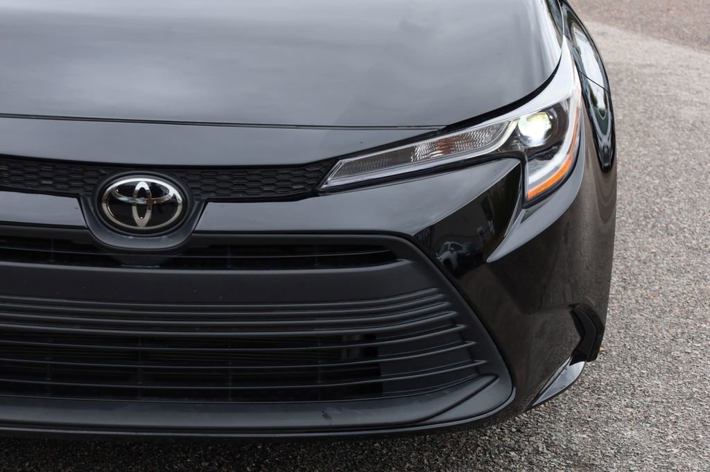 Used 2024 Toyota Corolla LE image 15