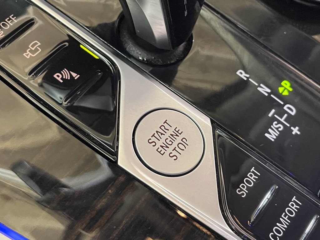 Used 2021 BMW X7 xDrive40i w/ Premium Package image 21