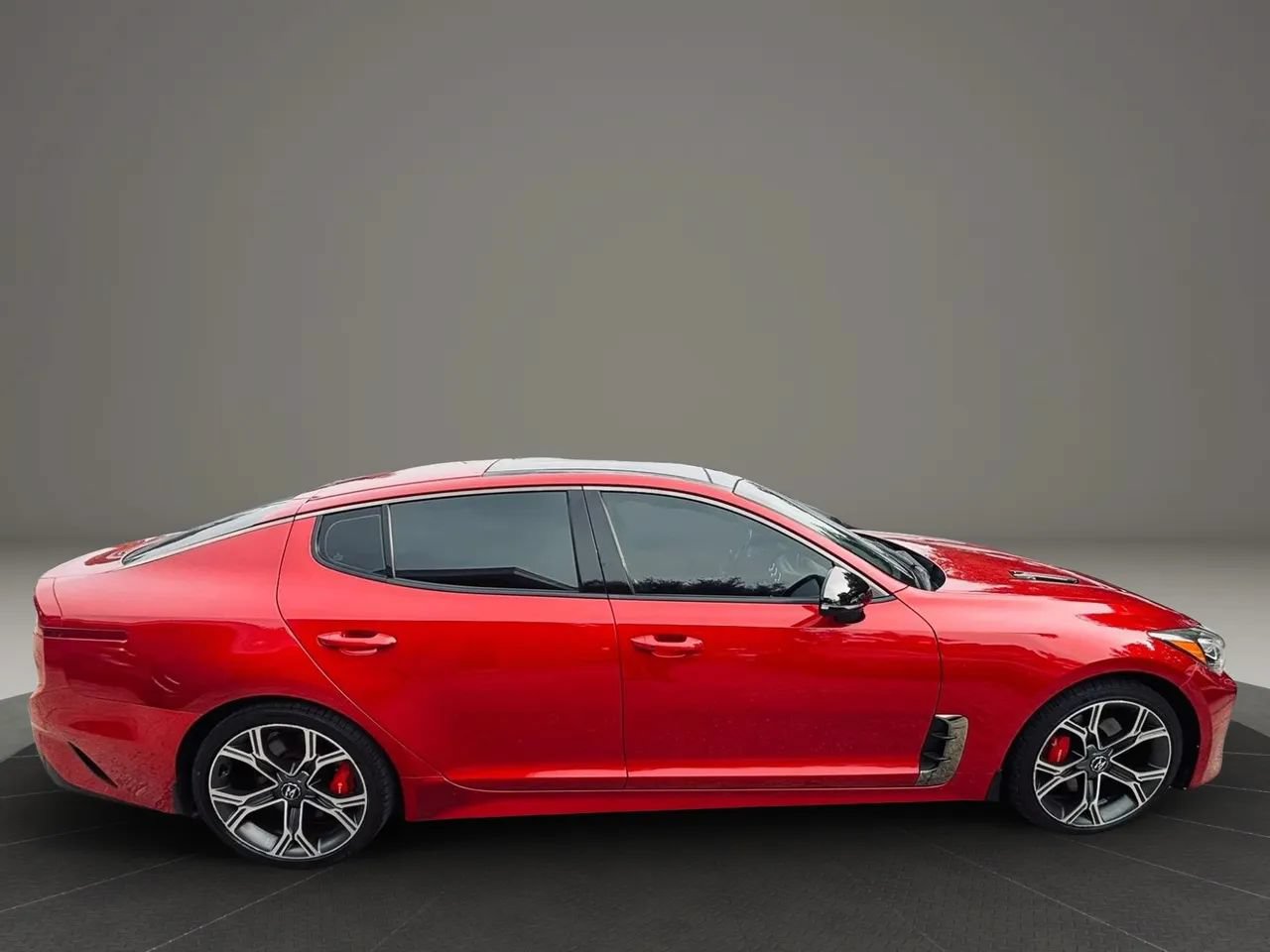 Used 2018 Kia Stinger GT2 AWD/4WD image 6