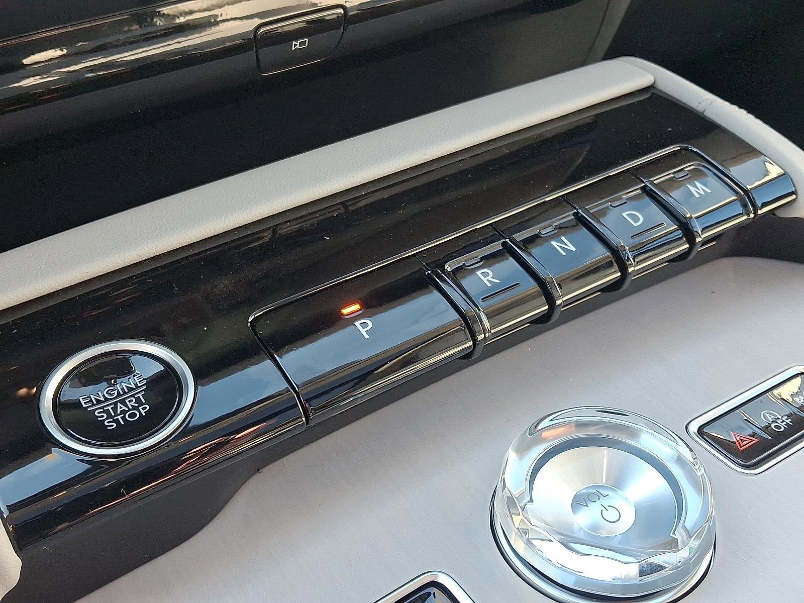 New 2025 Lincoln Navigator Reserve AWD/4WD image 17