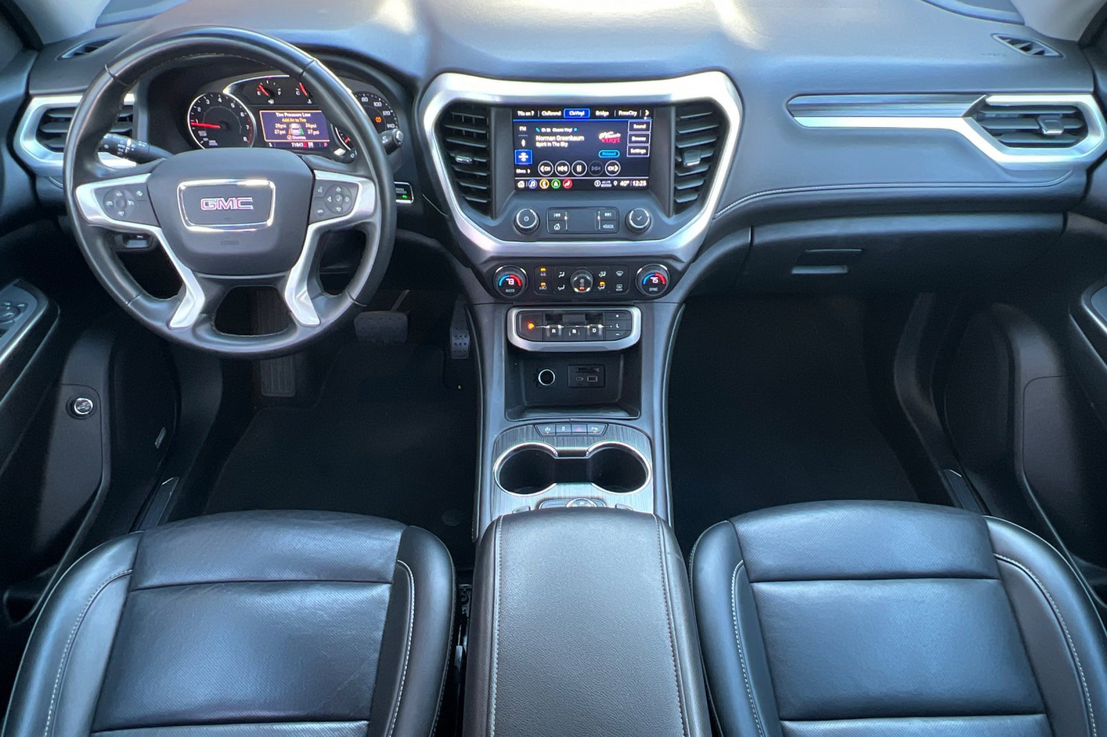 Used 2023 GMC Acadia SLT image 18