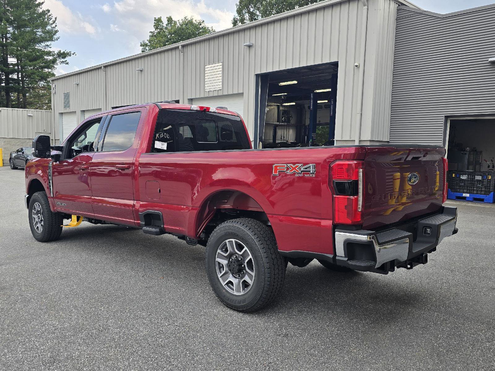 New 2026 Ford F350 Lariat w/ FX4 Off-Road Package image 6