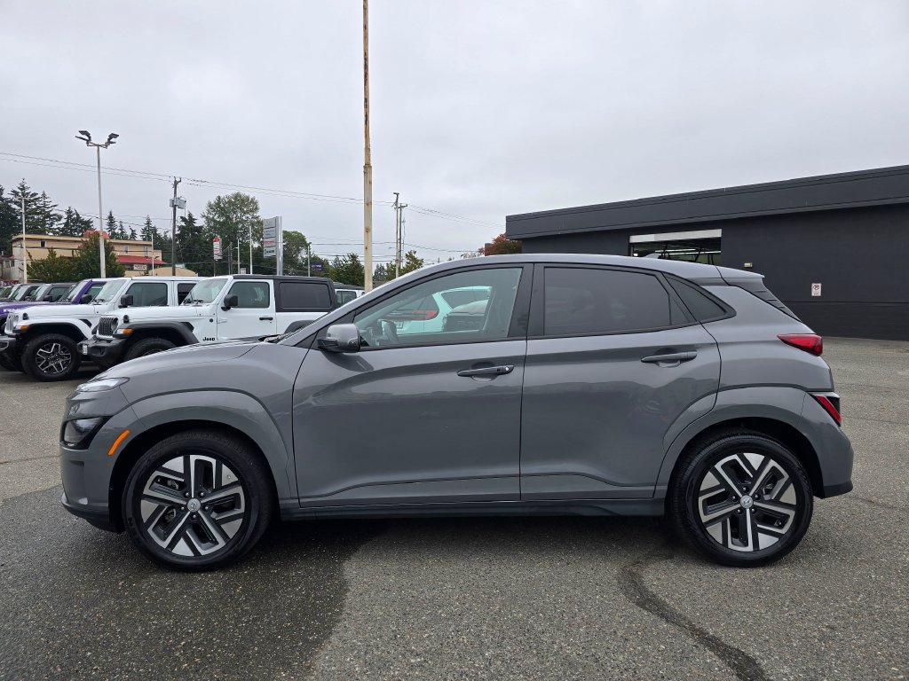 Used 2023 Hyundai Kona SE FWD image 4