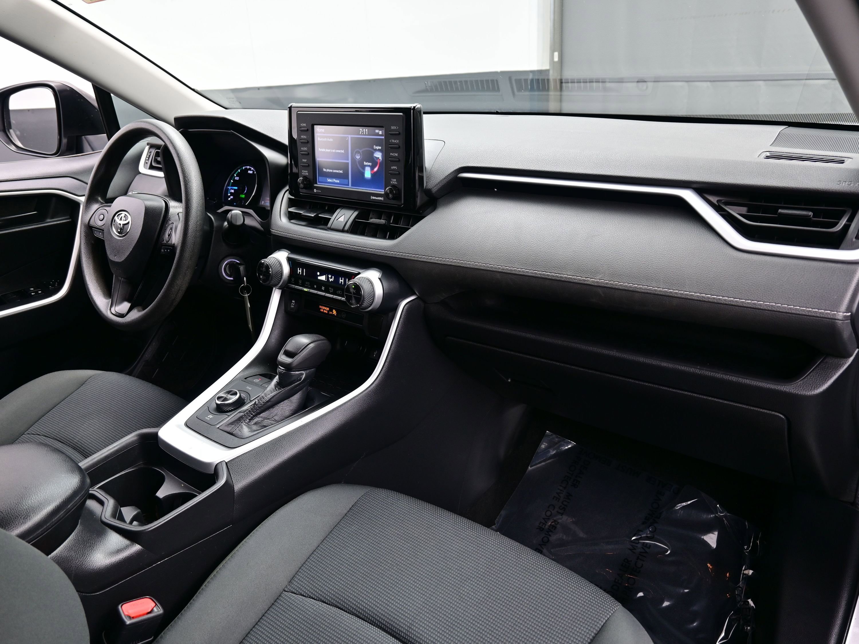 Used 2021 Toyota RAV4 LE image 15