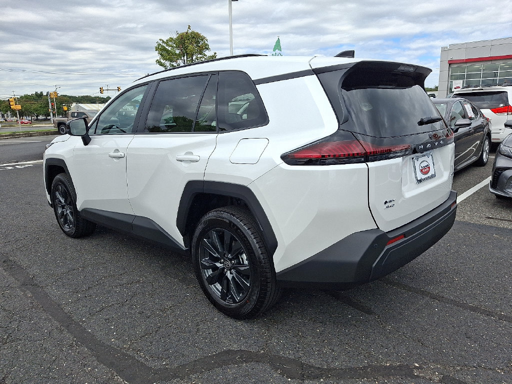 Used 2026 Toyota RAV4 XLE Premium w/ Panoramic Sun Roof Package AWD/4WD image 4