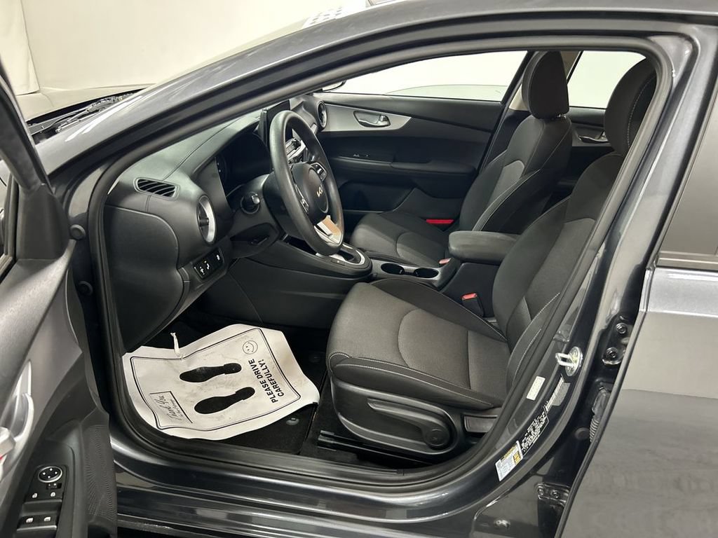 Used 2023 Kia Forte LXS w/ LXS Technology Package FWD image 9