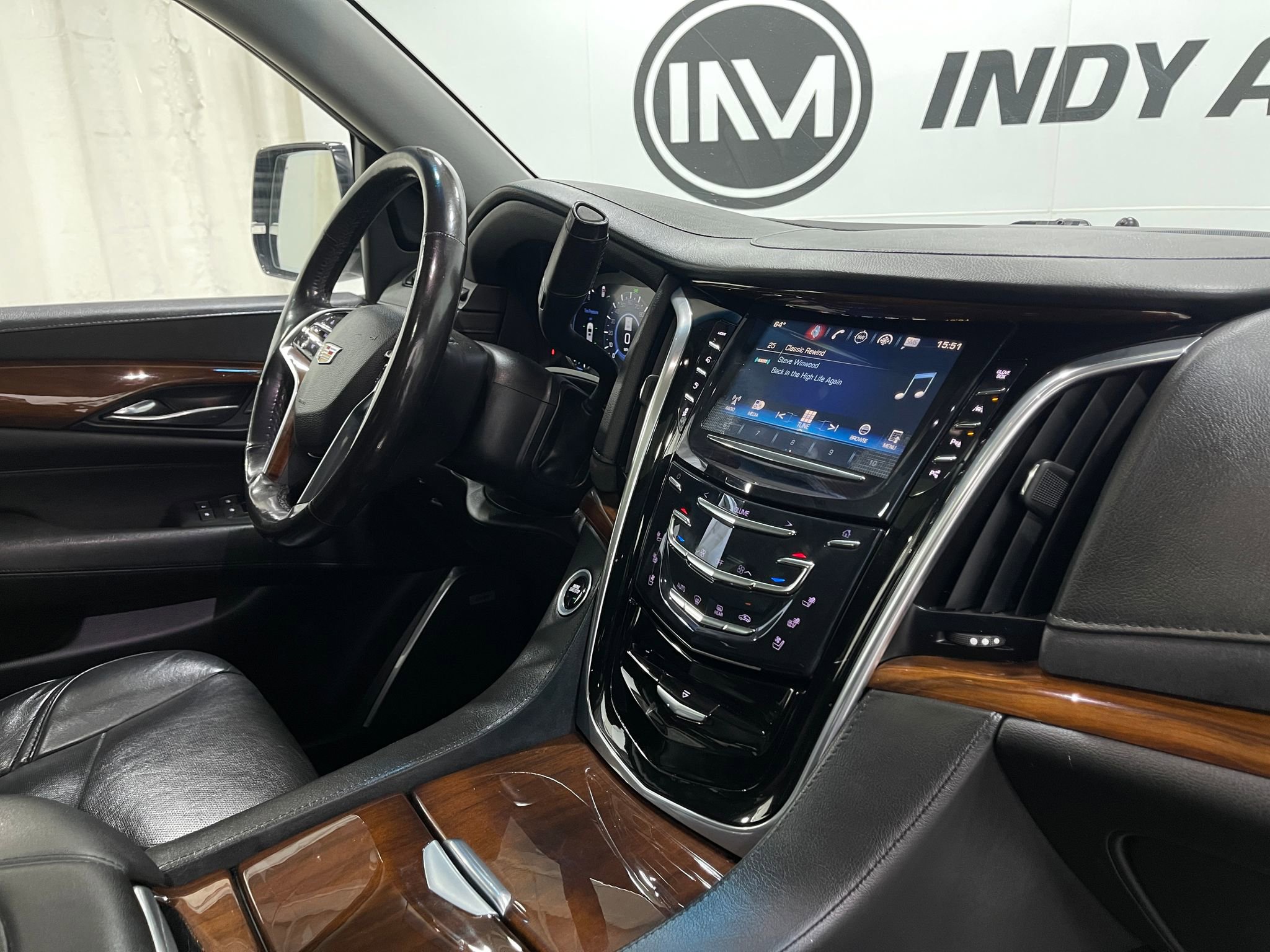 Used 2018 Cadillac Escalade Premium Luxury AWD/4WD image 21