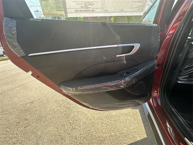 New 2025 Hyundai Sonata Limited image 21