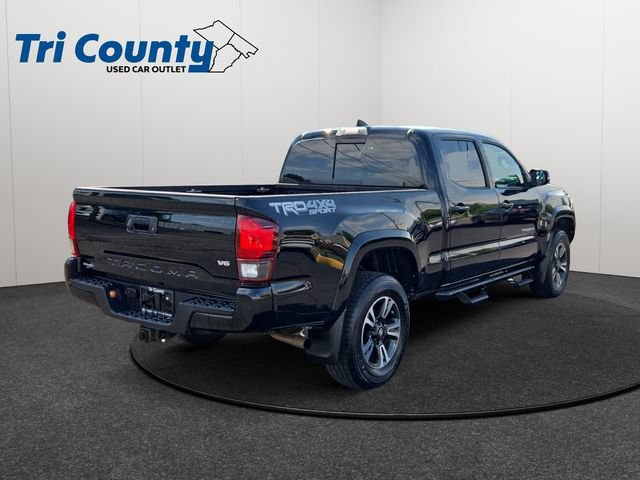 Used 2019 Toyota Tacoma TRD Sport AWD/4WD image 8