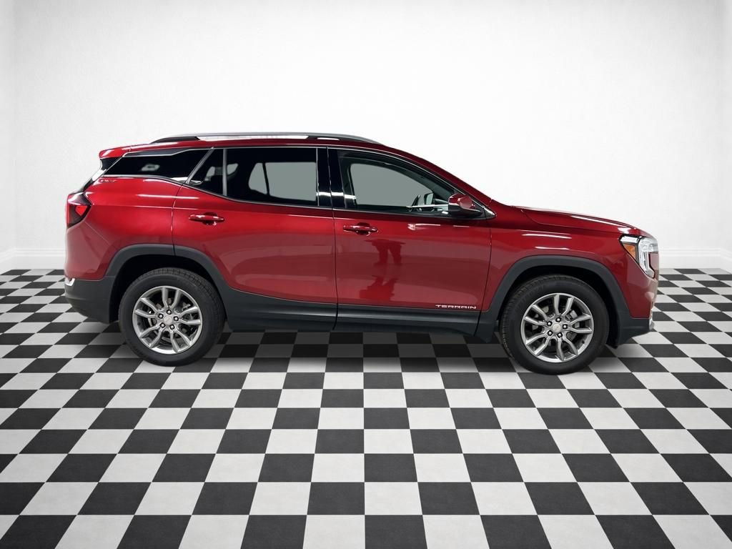 Certified 2022 GMC Terrain SLT image 2