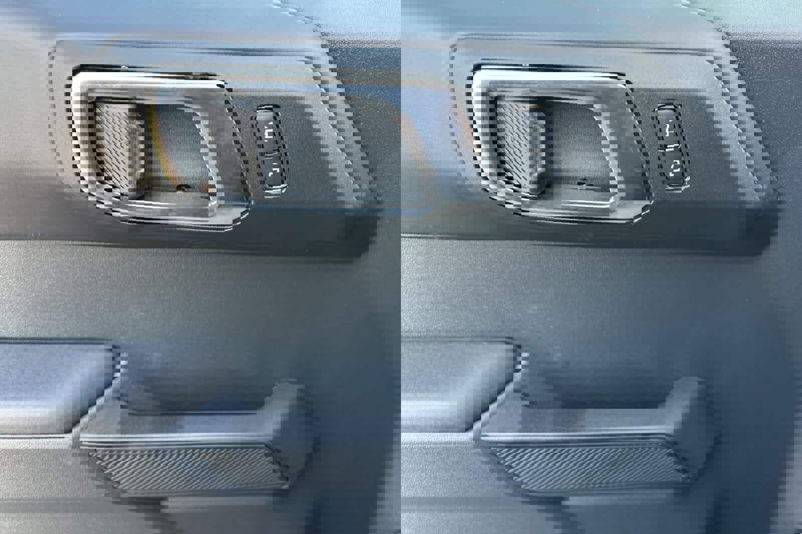 New 2025 Ford Bronco Badlands image 13