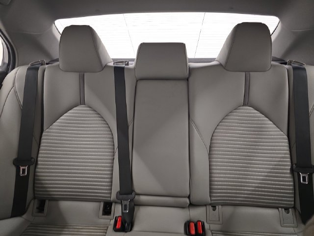 Used 2020 Toyota Camry SE FWD image 18