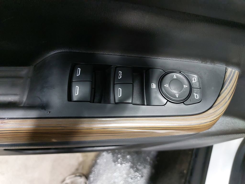 Used 2023 GMC Acadia SLE w/ Driver Convenience Package image 30