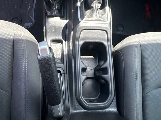 Used 2018 Jeep Wrangler Unlimited Sahara w/ LED Lighting Group AWD/4WD image 23