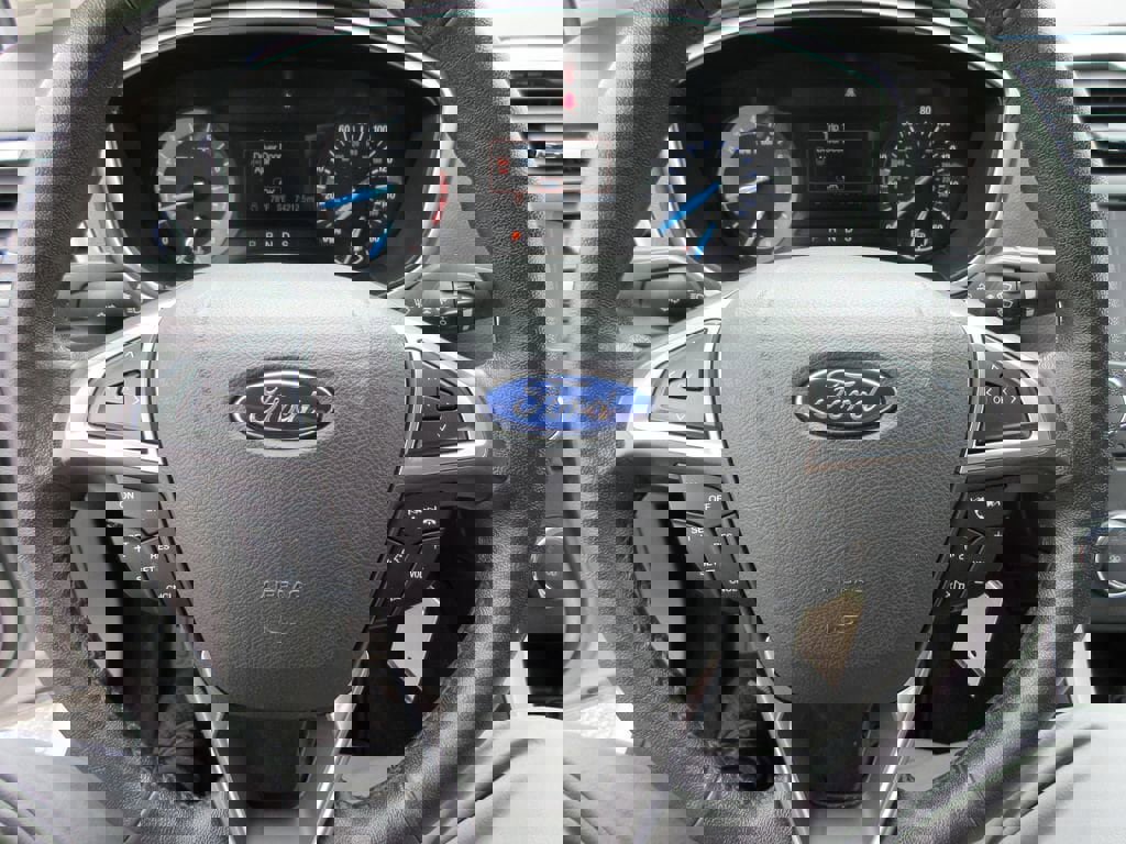 Used 2016 Ford Fusion SE w/ Equipment Group 201A image 23