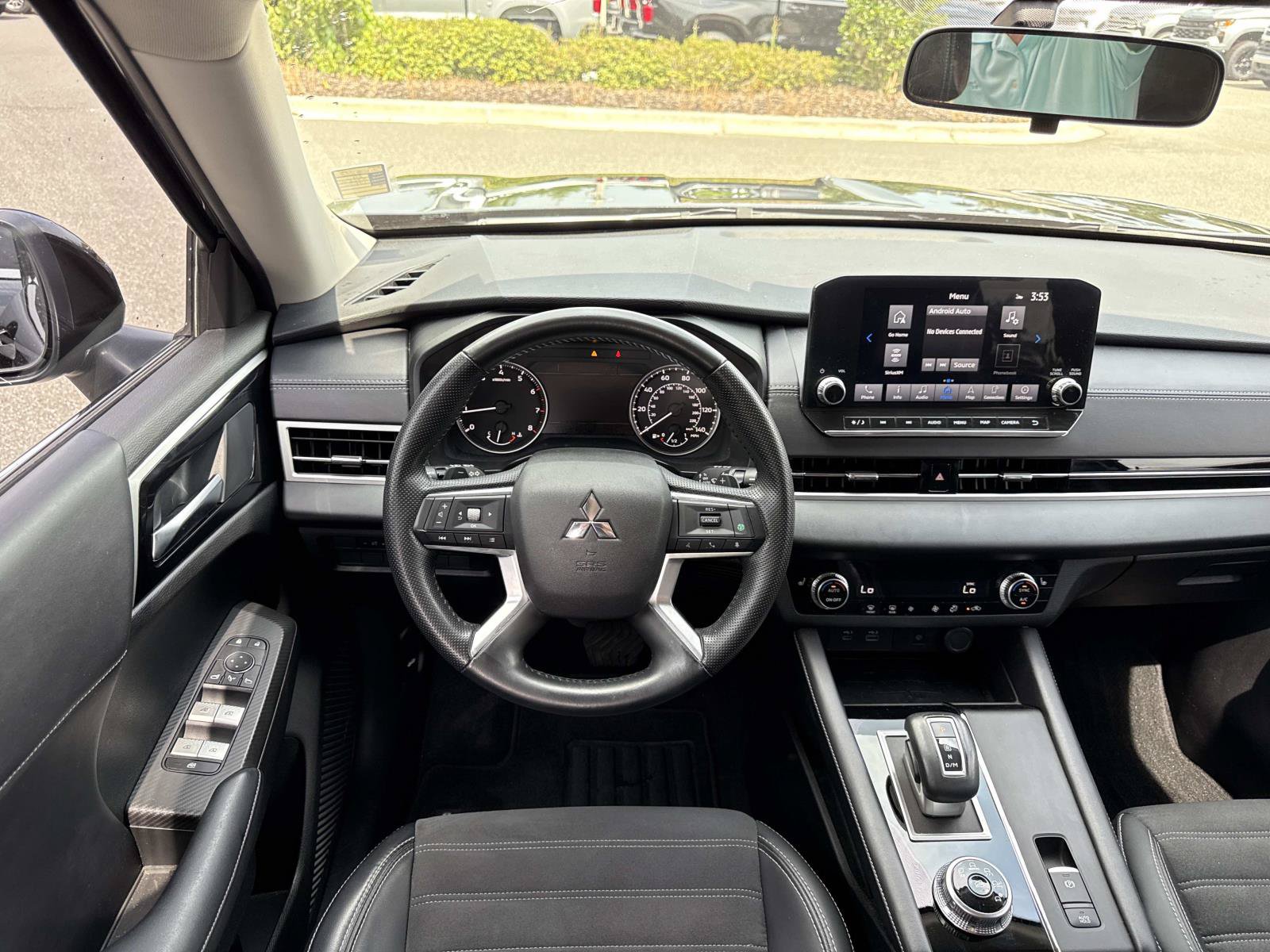 Used 2024 Mitsubishi Outlander SE Black Edition FWD image 14