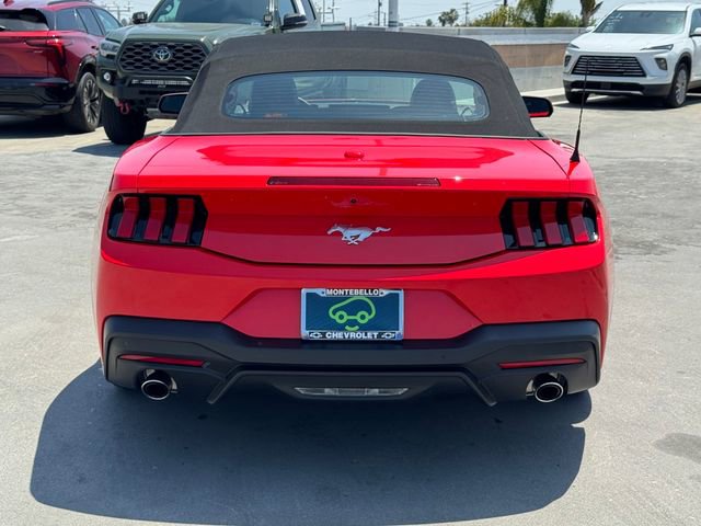 Used 2025 Ford Mustang Convertible RWD image 3