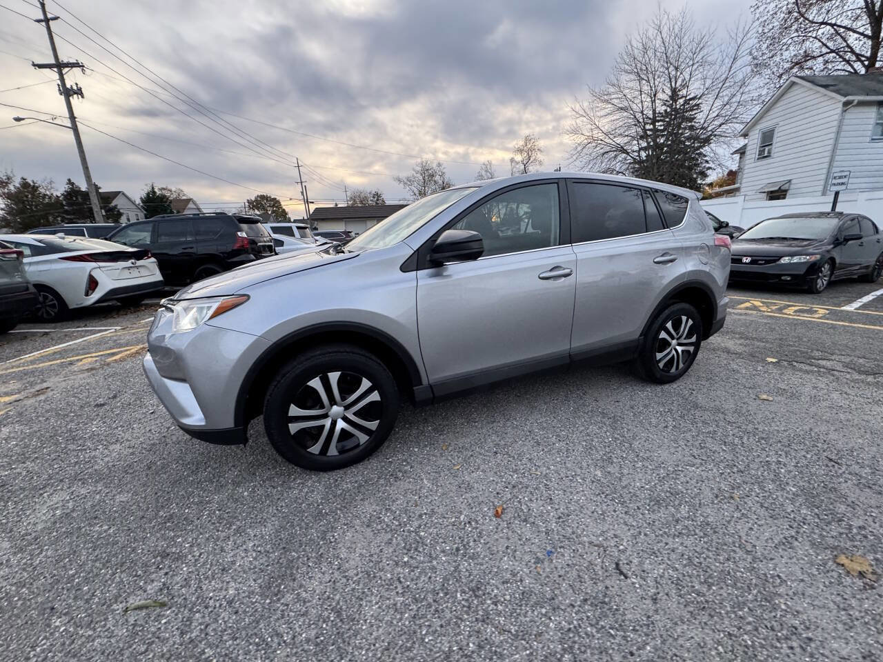 Used 2018 Toyota RAV4 LE w/ All Weather Liner Package image 19