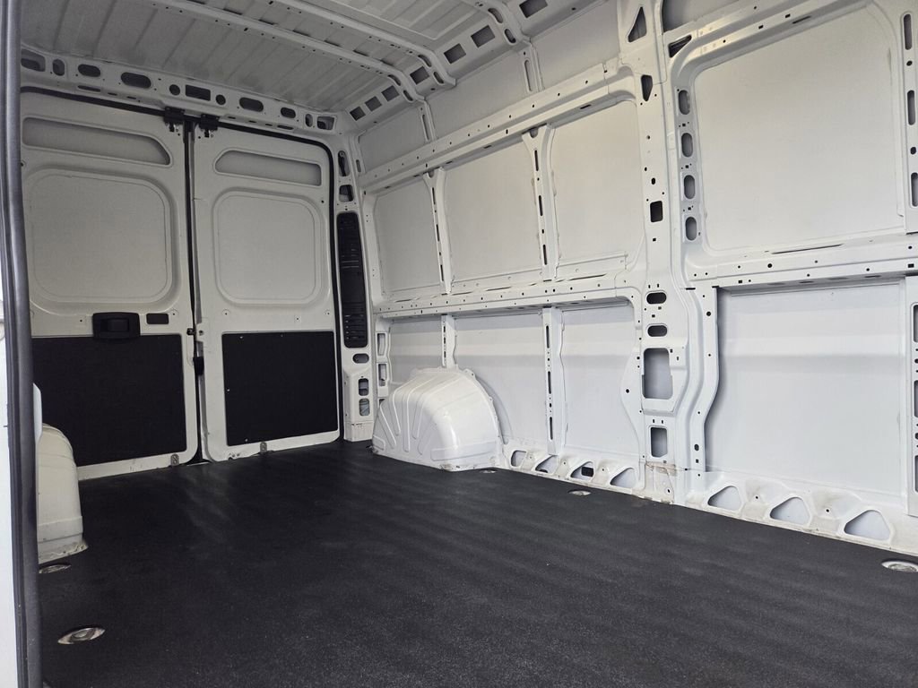 Used 2024 RAM ProMaster 2500 w/ Convenience Group FWD image 29