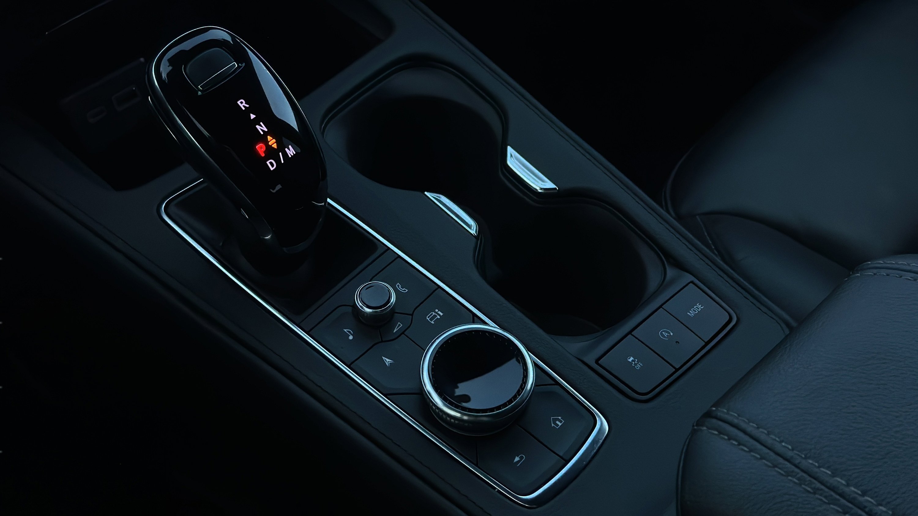 Used 2025 Cadillac XT4 Premium Luxury image 39