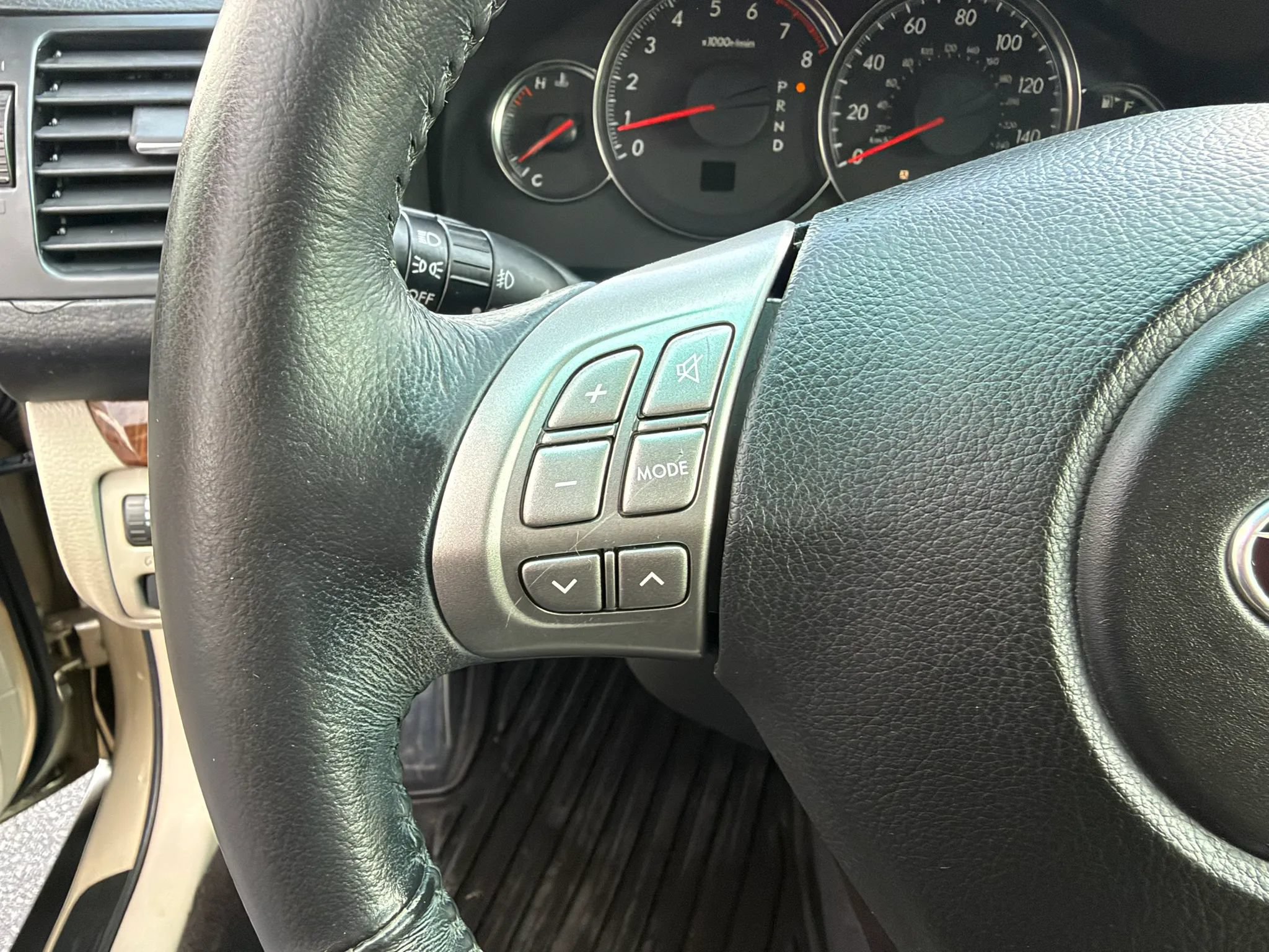 Used 2009 Subaru Outback 2.5i Limited AWD/4WD image 17