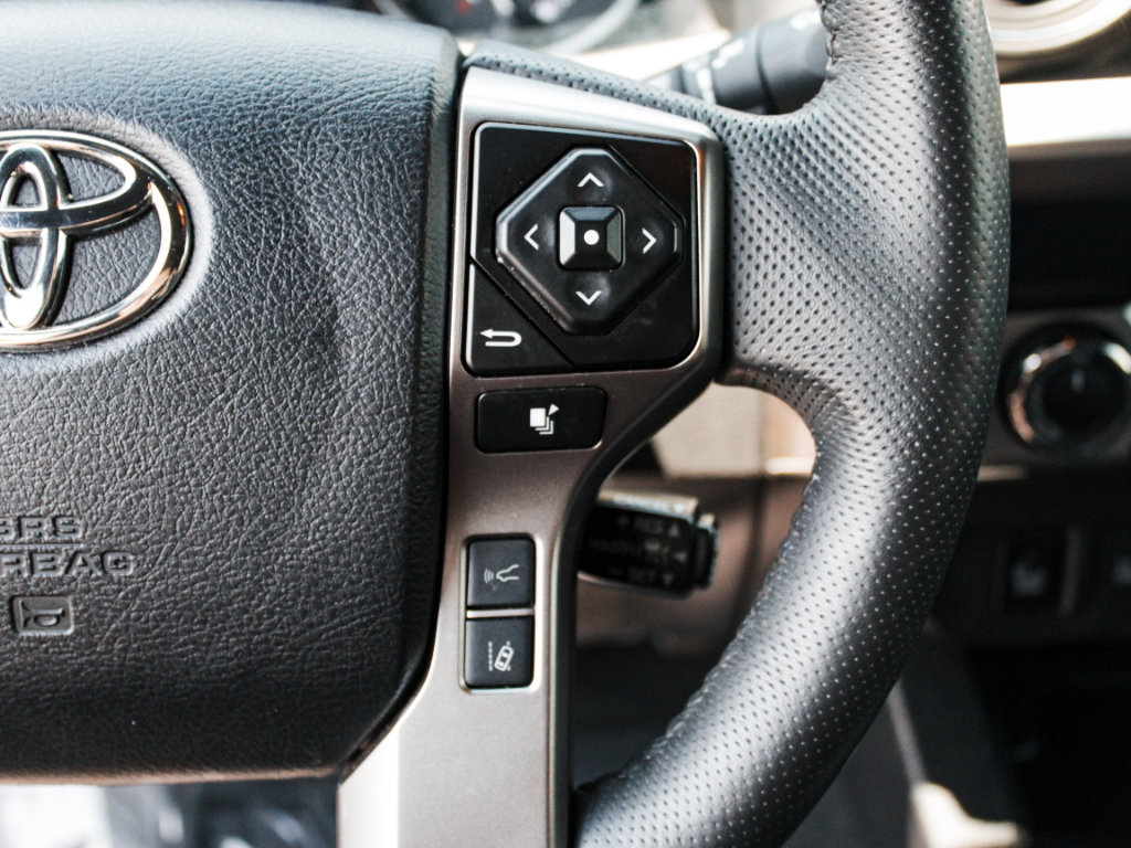 Used 2022 Toyota Tacoma Limited AWD/4WD image 15