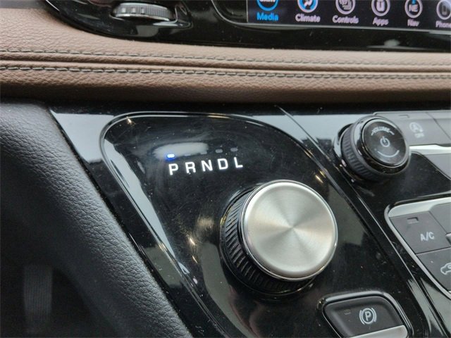 Used 2019 Chrysler Pacifica Limited w/ Tire & Wheel Group image 21